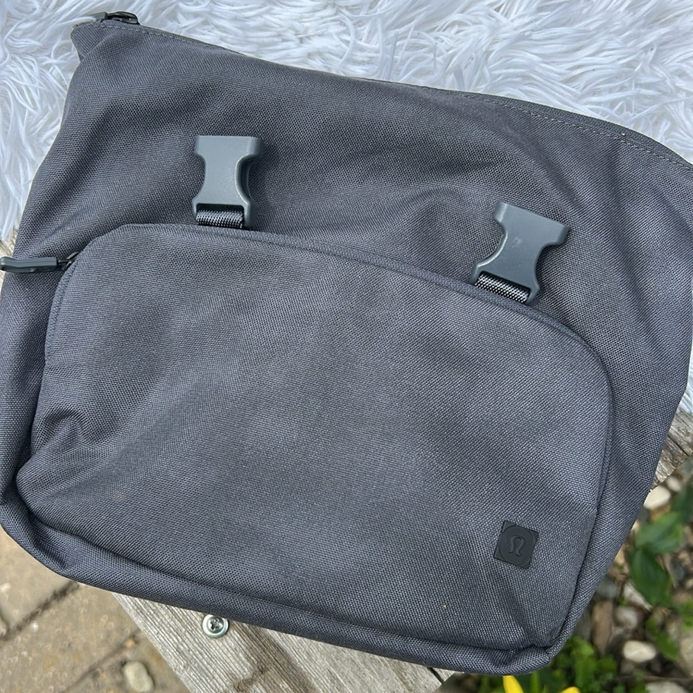 lululemon athletica Dark Gray Early Embark Kit
5L - Picture 4 of 14